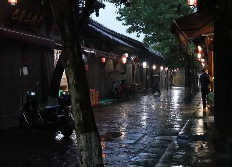 逃离电梯间